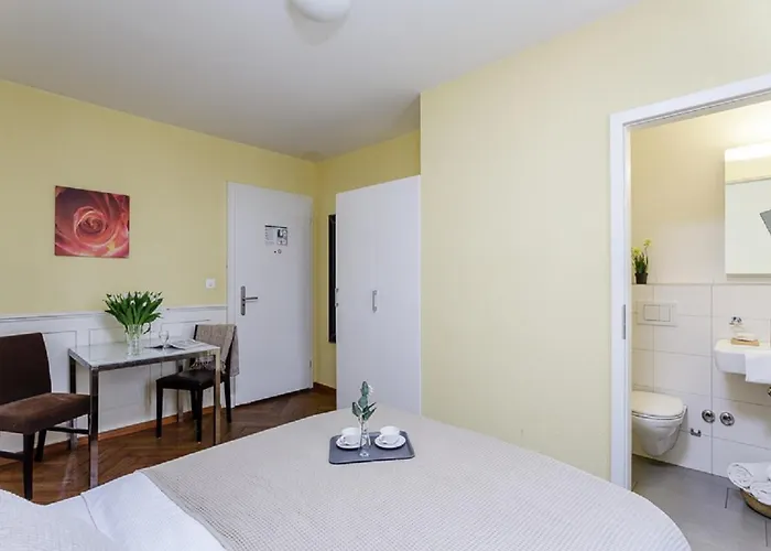 Swiss Star West End - Contactless Self Check-in *