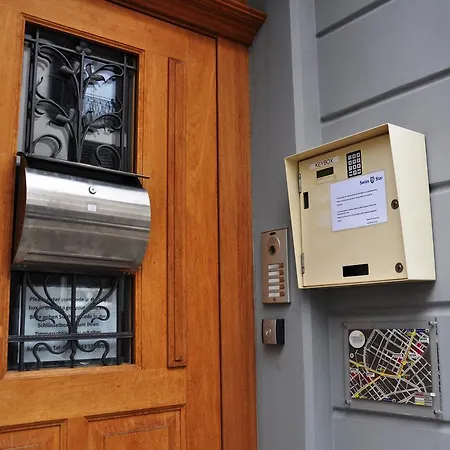 Swiss Star West End - Contactless Self Check-in * 苏黎世